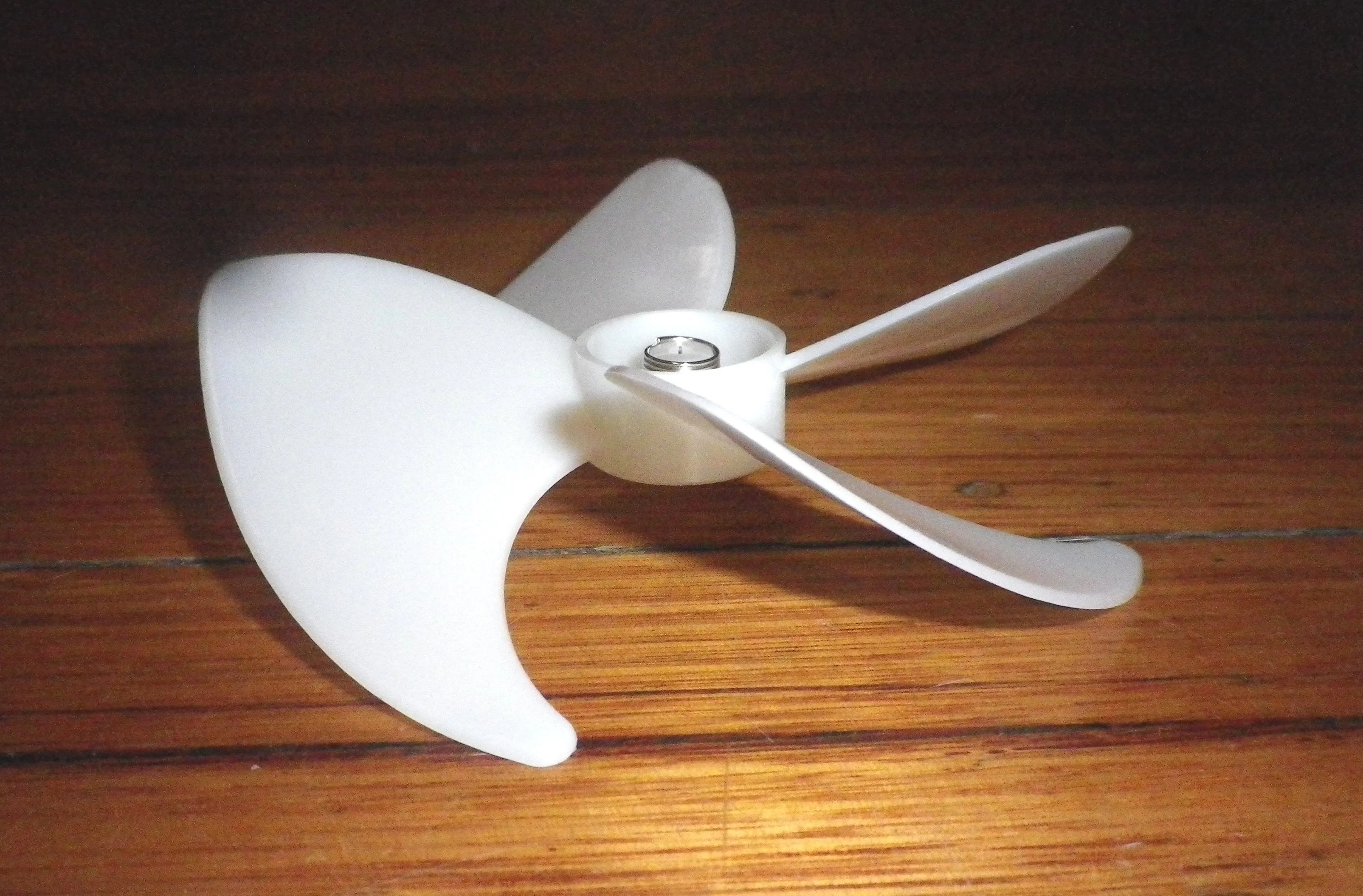 11cm Plastic CCW Fan 3mm Mounting & 4 Blades - Part # RF070P