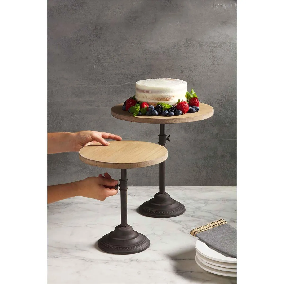 Adjustable Serving Pedestal