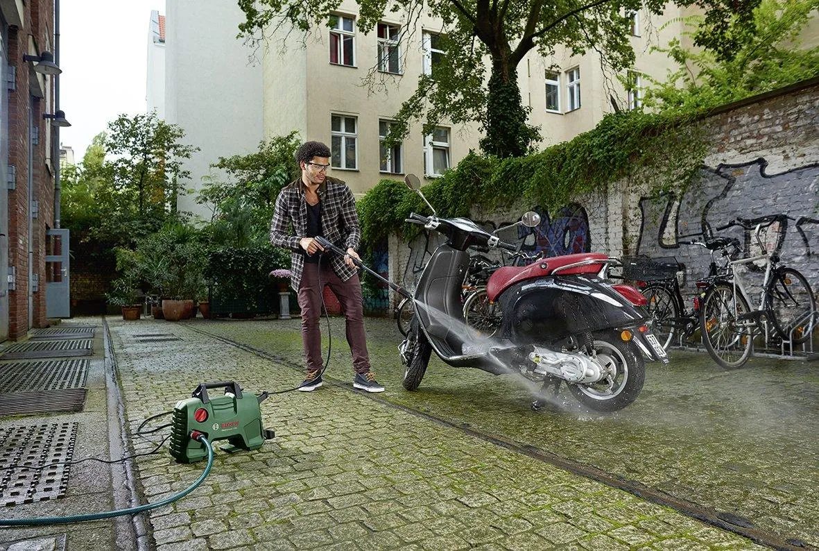 Bosch EasyAquatak 1700 Electric 1740 PSI Compact Pressure Washer.