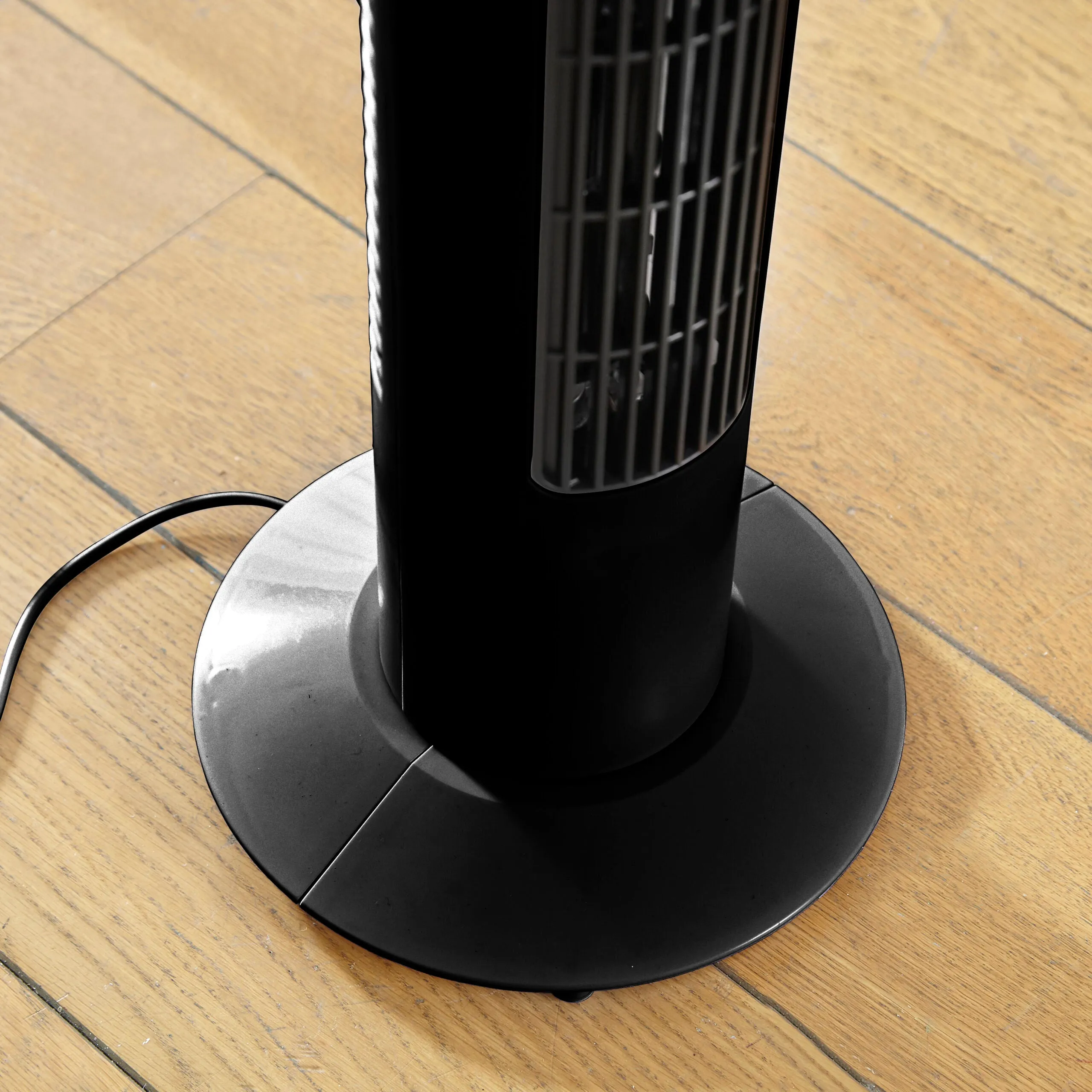 Neo 33” Aroma Free Standing 3 Speed Fan - Black