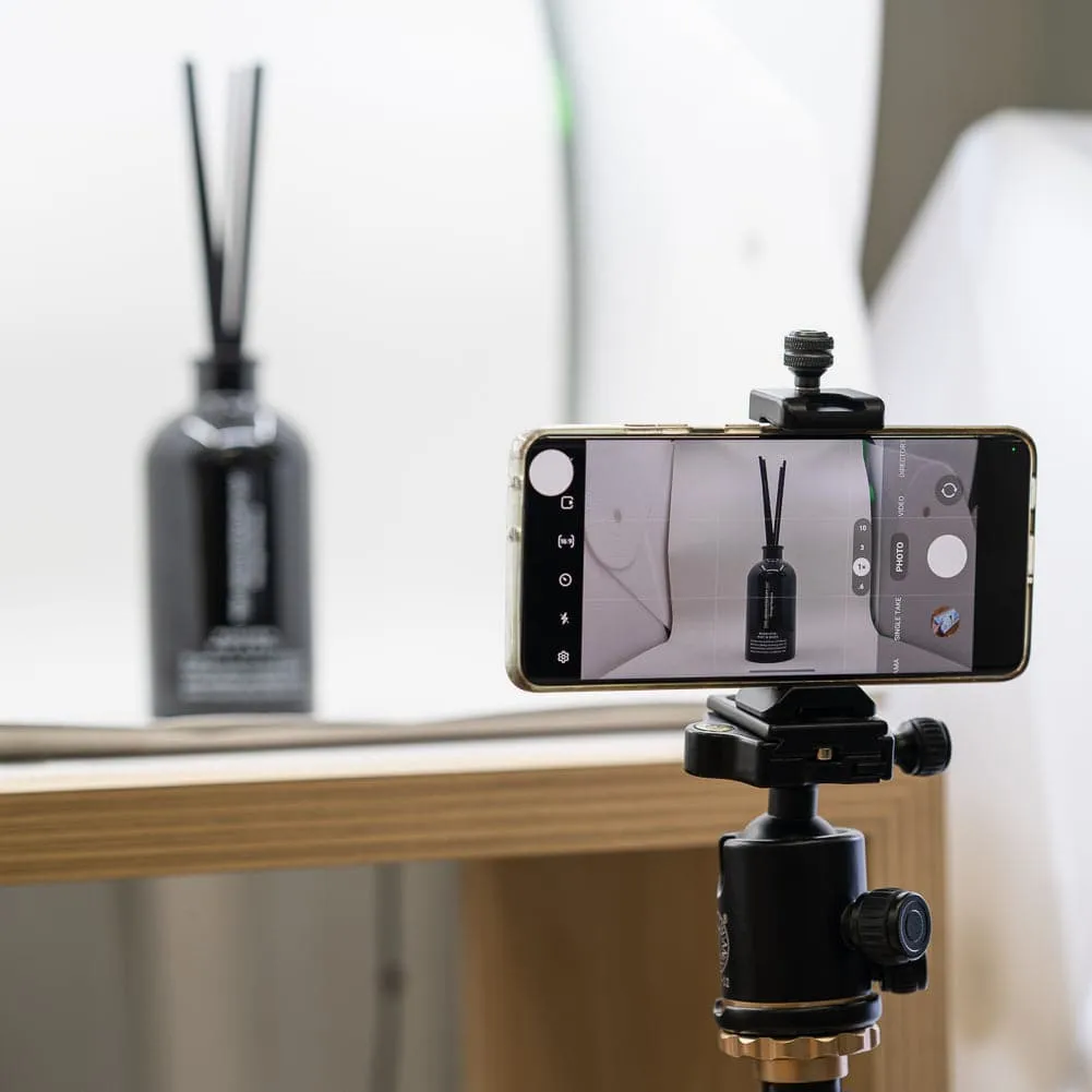 Professional Metal Bracket with Cold Shoe Mount Holder Iphone/ Galaxy (Smartphone)